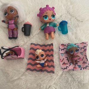 Pack of LOL dolls